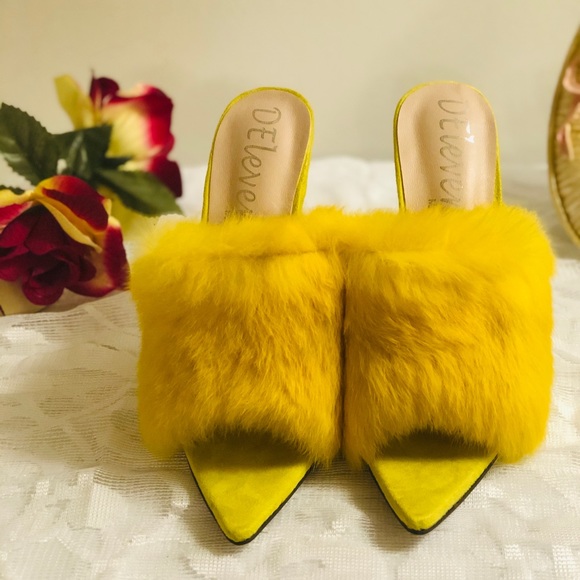 Shoes - Fur Sandals